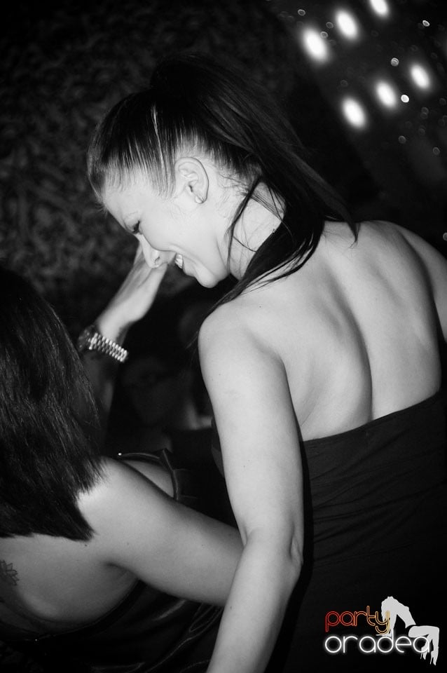 Petrecere în Club Life, 