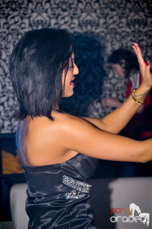 Petrecere în Club Life, 