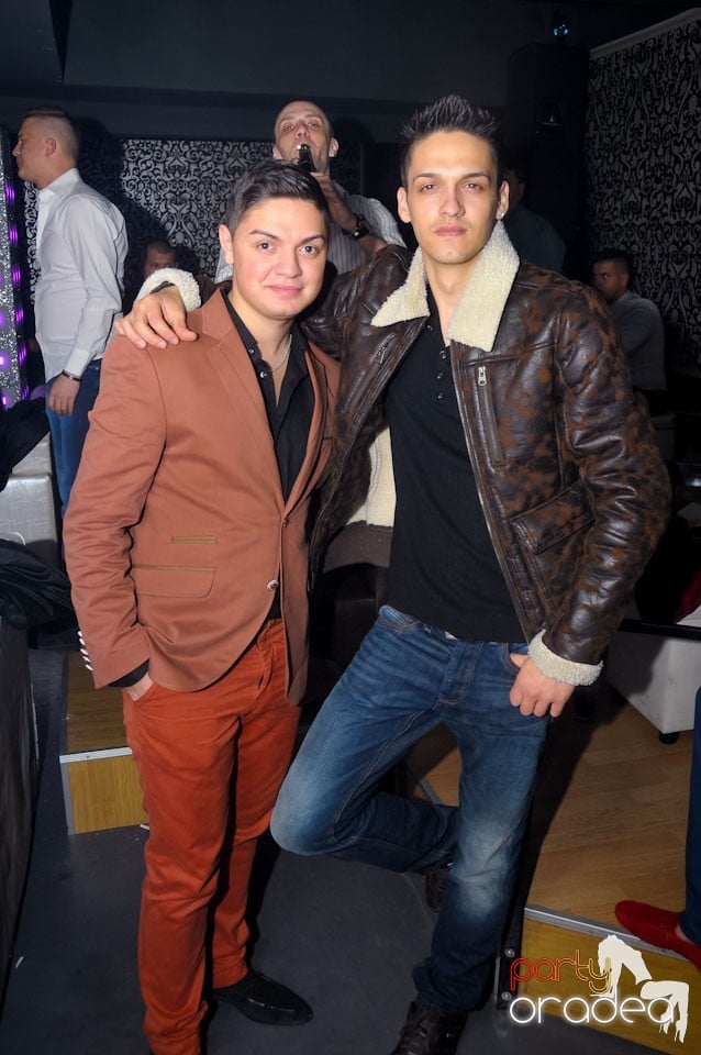 Petrecere în Club Life, 