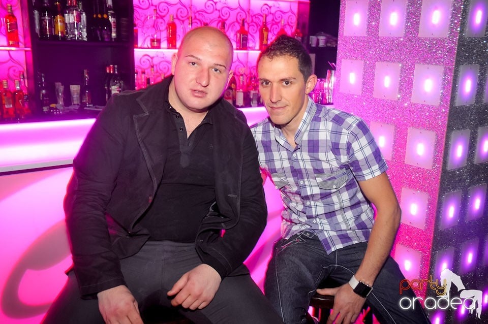 Petrecere în Club Life, 