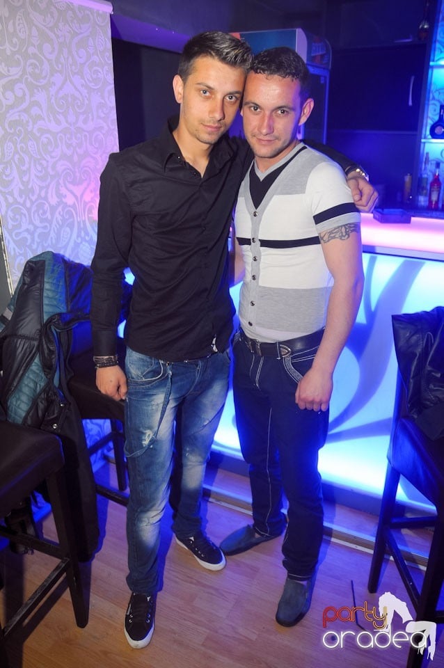 Petrecere în Club Life, 
