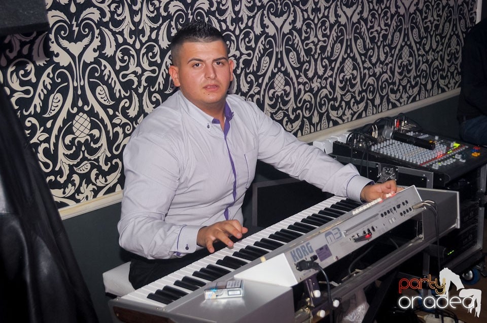 Petrecere în Club Life, 