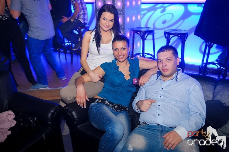 Petrecere în Club Life, 