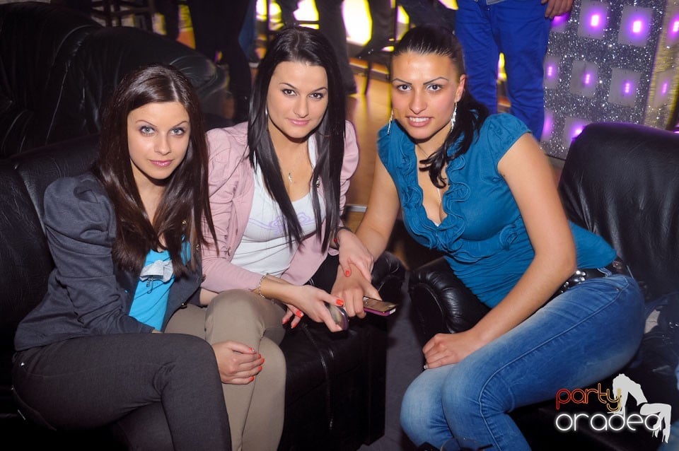 Petrecere în Club Life, 