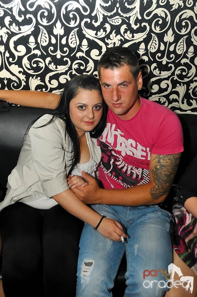 Petrecere în Club Life, 