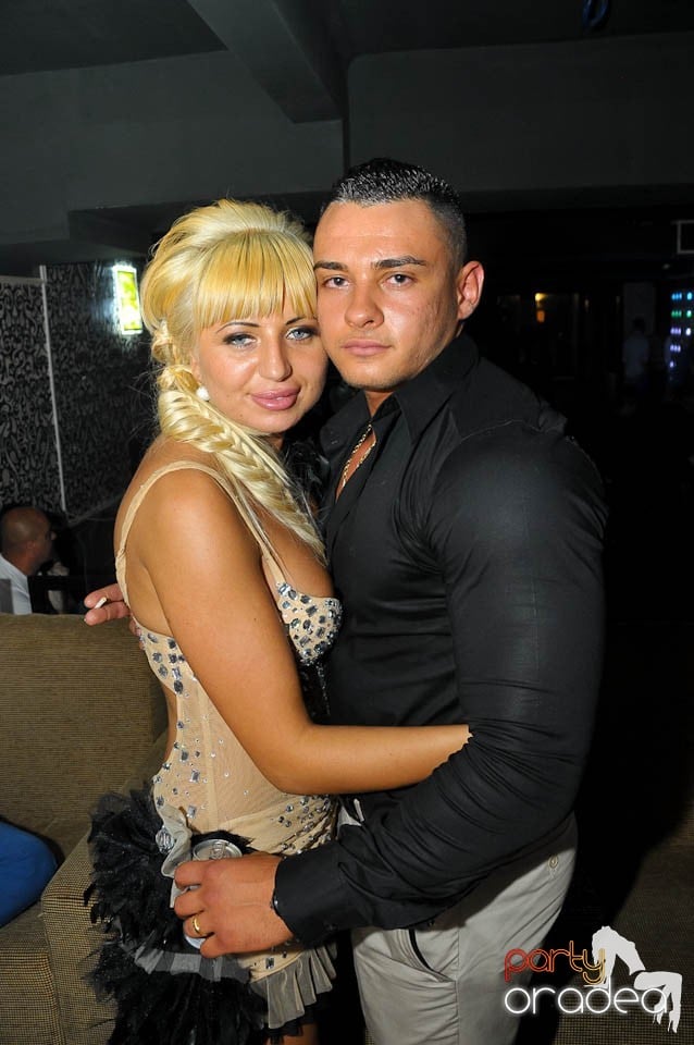 Petrecere în Club Life, 