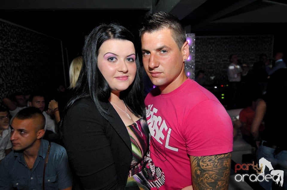 Petrecere în Club Life, 