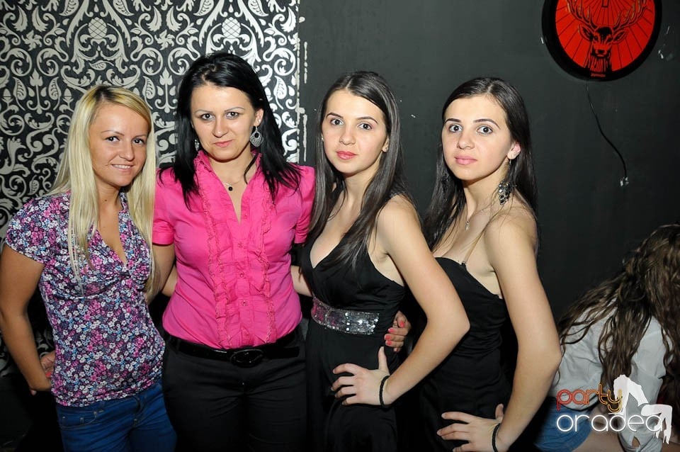 Petrecere în Club Life, 