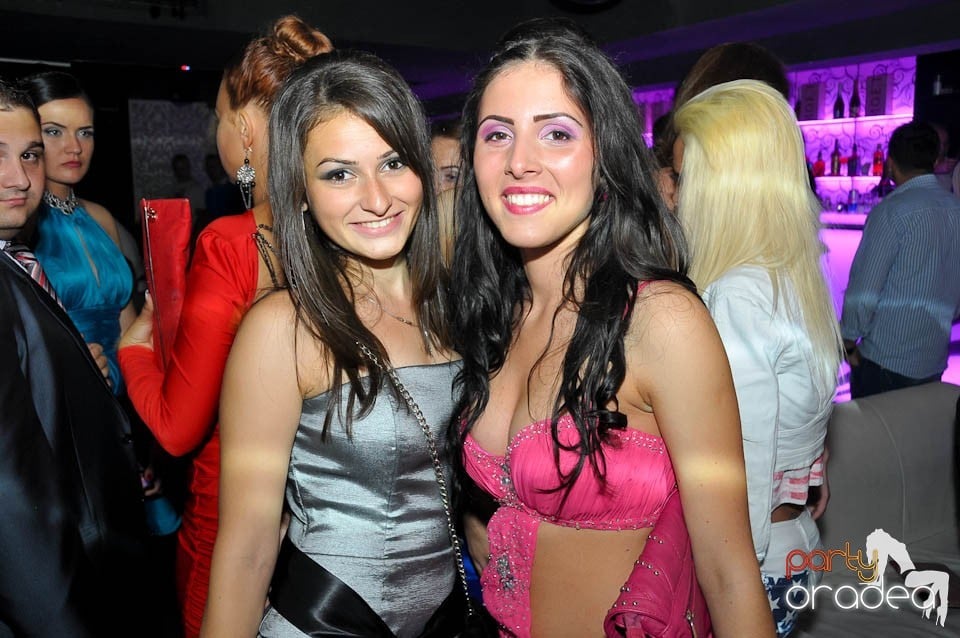 Petrecere în Club Life, 