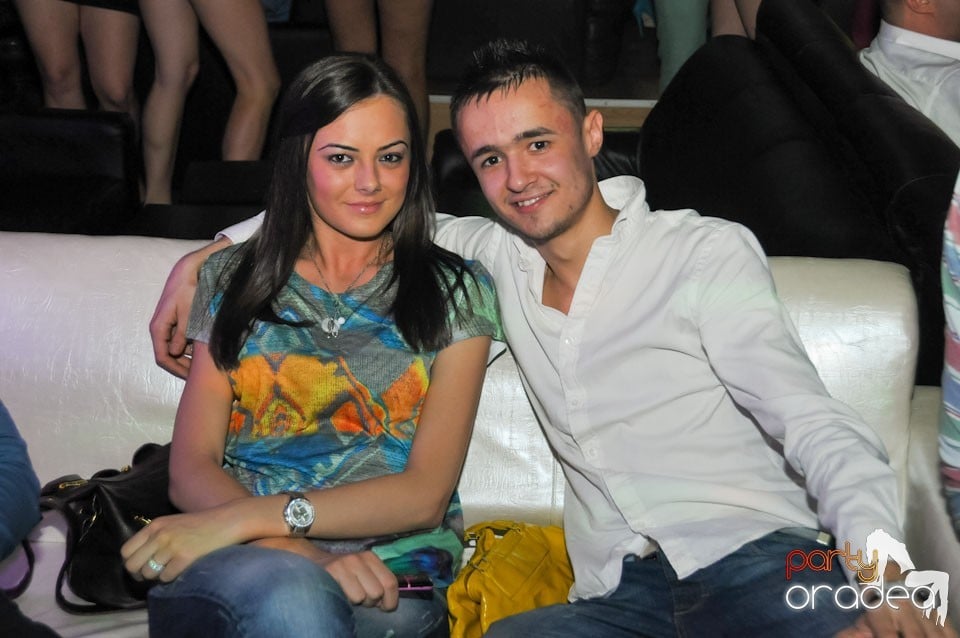 Petrecere în Club Life, 