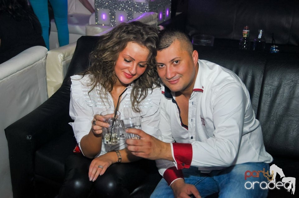 Petrecere în Club Life, 