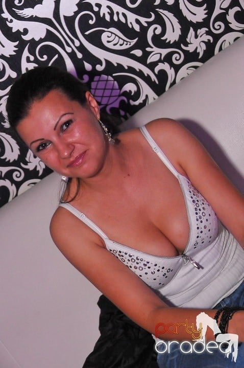 Petrecere în Club Life, 