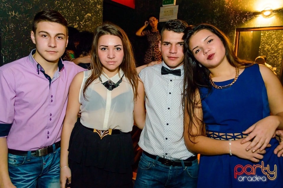 Petrecere în Club Life, 