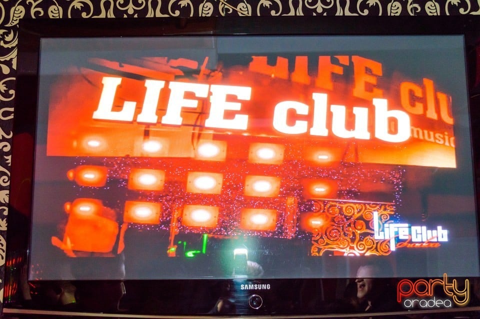 Petrecere în Club Life, 