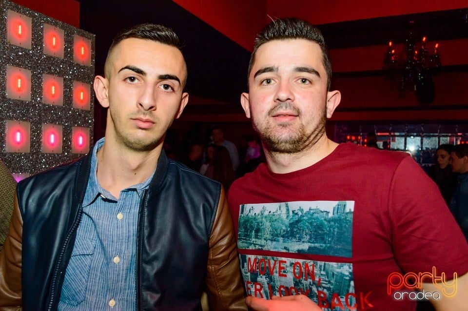 Petrecere în Club Life, 