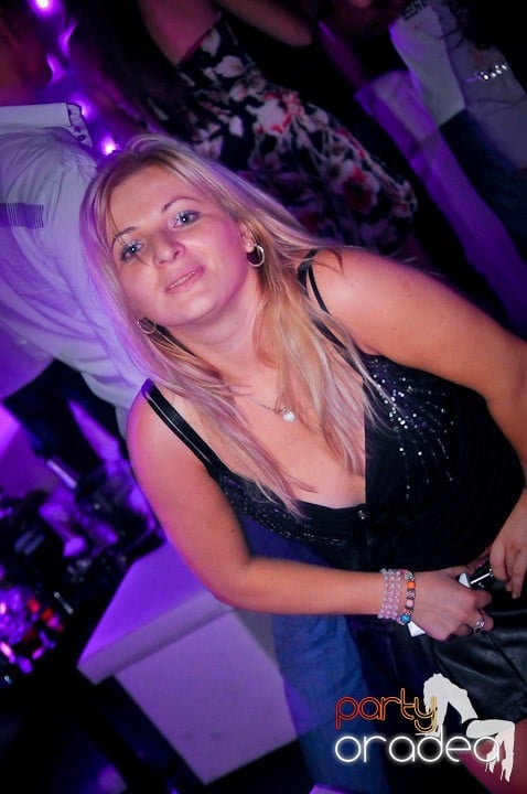 Petrecere în Club Life, 