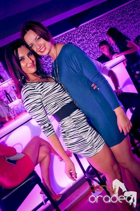 Petrecere în Club Life, 