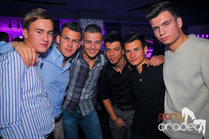 Petrecere în Club Life, 