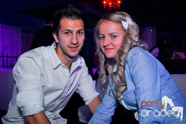 Petrecere în Club Life, 