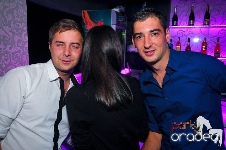 Petrecere în Club Life, 