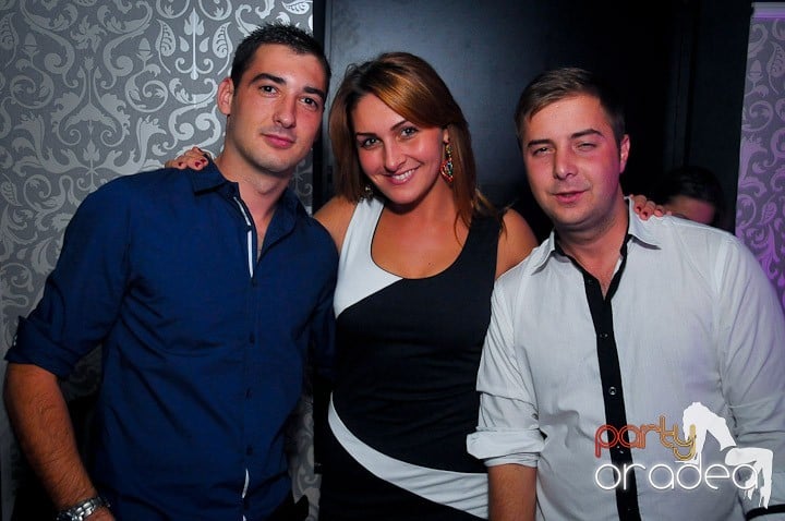 Petrecere în Club Life, 