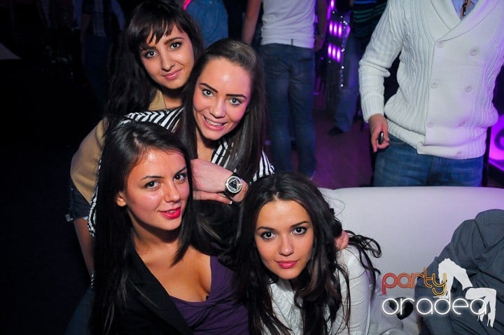 Petrecere în Club Life, 