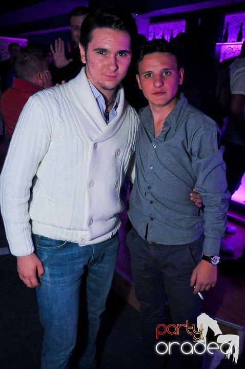 Petrecere în Club Life, 