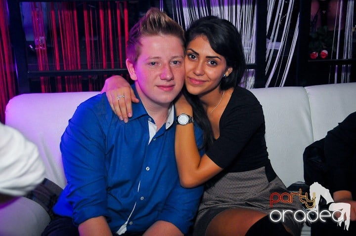 Petrecere în Club Life, 