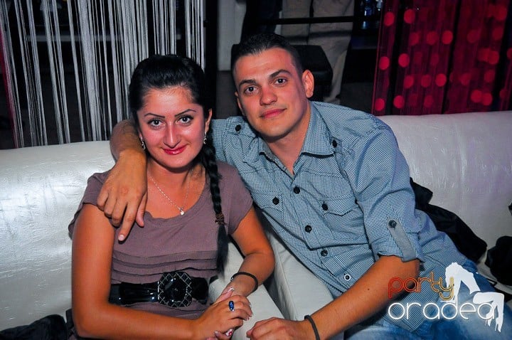 Petrecere în Club Life, 