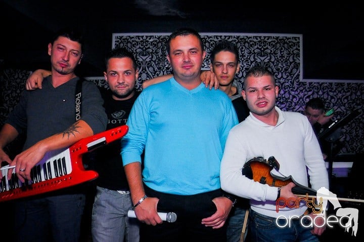 Petrecere în Club Life, 