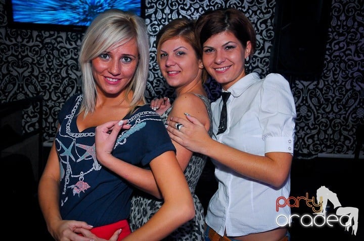 Petrecere în Club Life, 