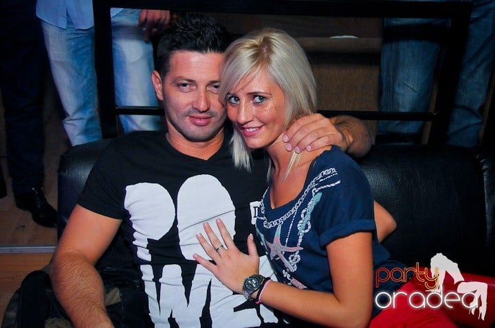 Petrecere în Club Life, 