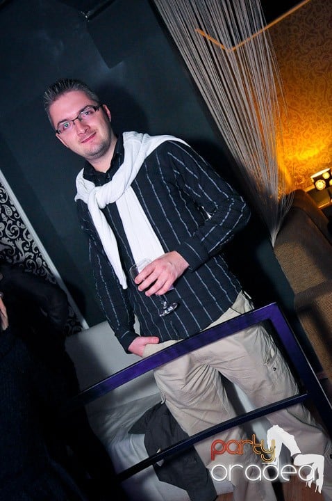 Petrecere în Club Life, 