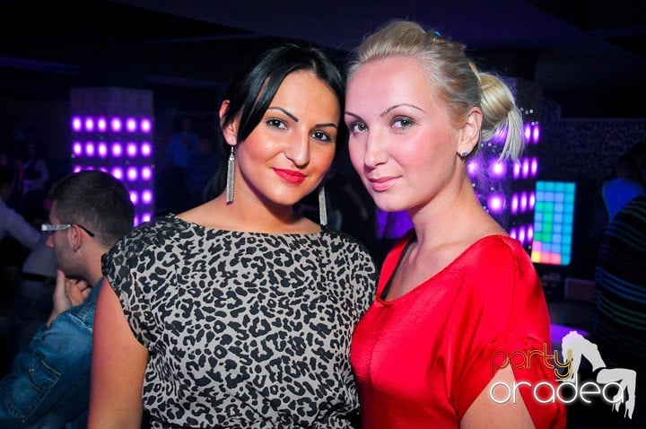 Petrecere în Club Life, 