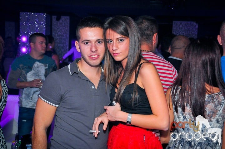 Petrecere în Club Life, 