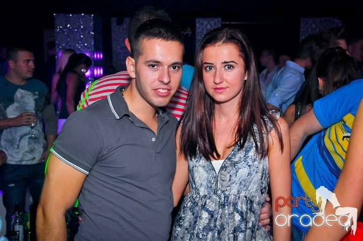 Petrecere în Club Life, 