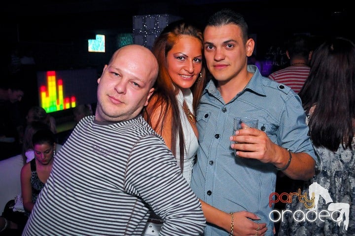 Petrecere în Club Life, 