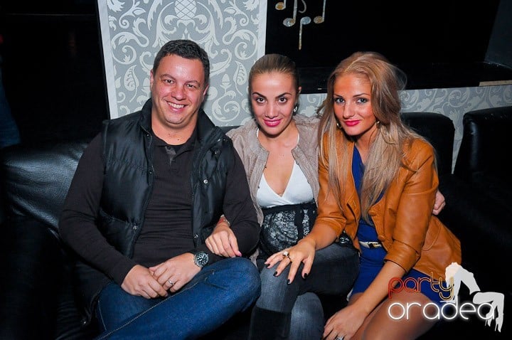 Petrecere în Club Life, 