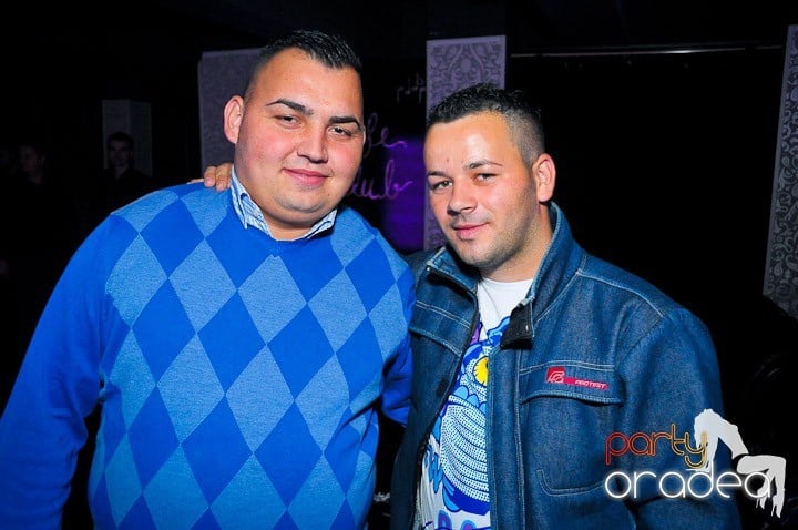 Petrecere în Club Life, 