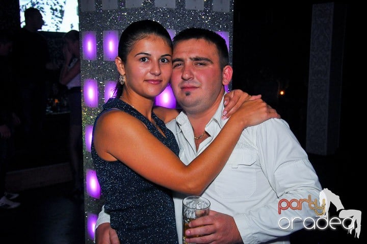 Petrecere în Club Life, 