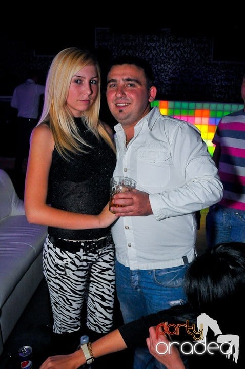 Petrecere în Club Life, 