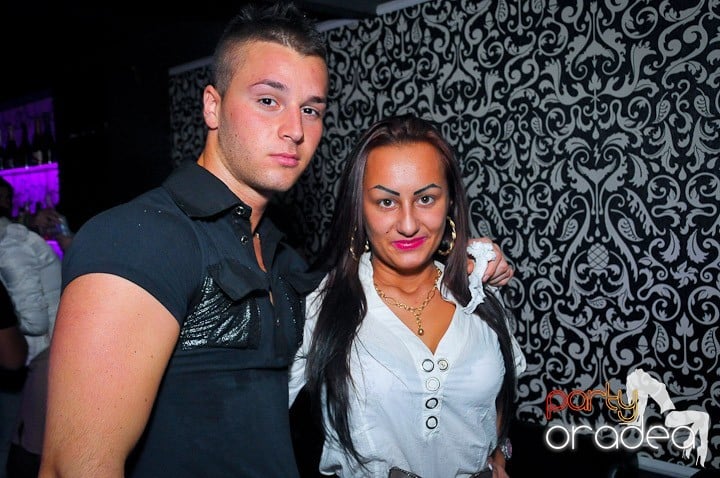 Petrecere în Club Life, 