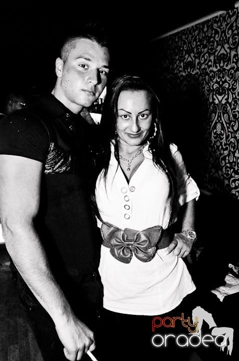 Petrecere în Club Life, 