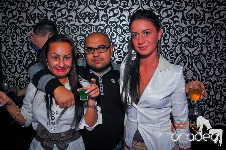 Petrecere în Club Life, 