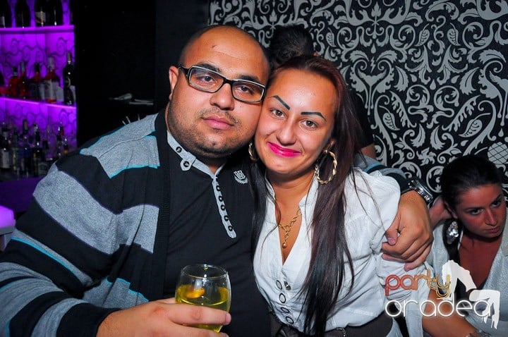 Petrecere în Club Life, 