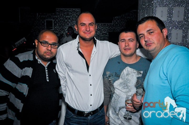 Petrecere în Club Life, 