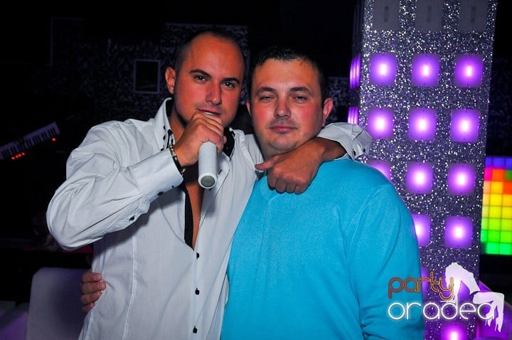Petrecere în Club Life, 