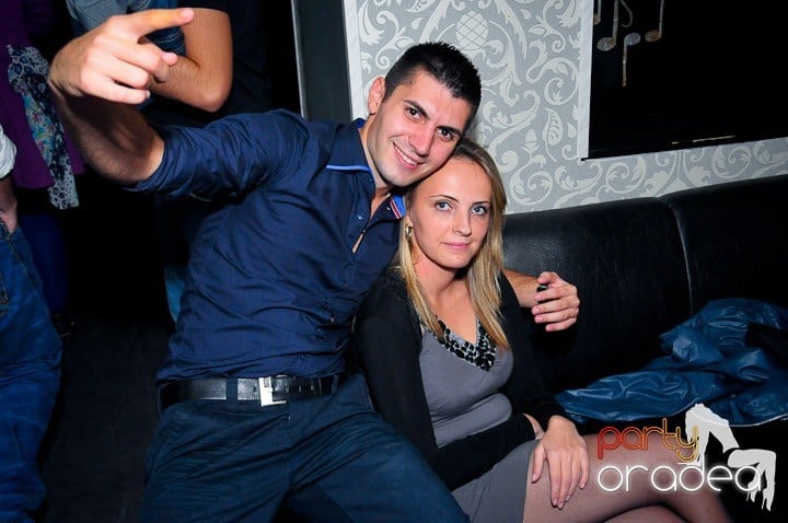 Petrecere în Club Life, 