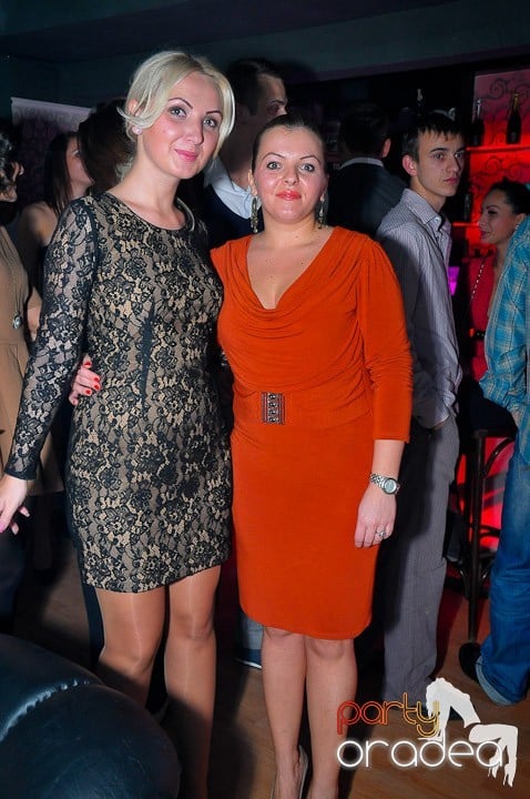 Petrecere în Club Life, 