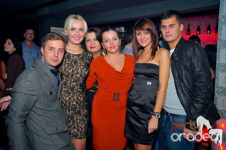 Petrecere în Club Life, 
